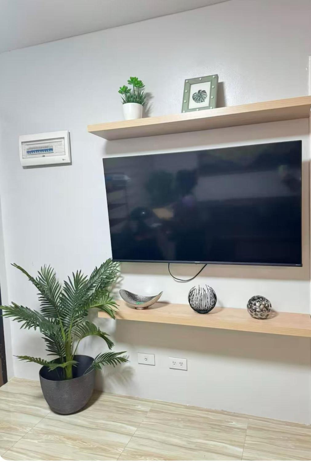 Cozy 2Br With Free Pool Beside Sm City Mall Davao Exterior foto